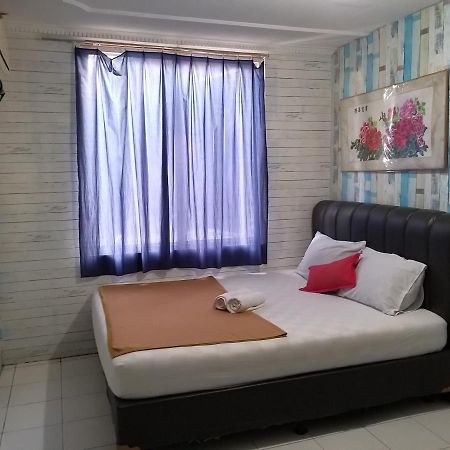 Venice Guest House Redpartner Jakarta Buitenkant foto