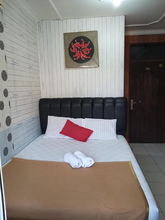Venice Guest House Redpartner Jakarta Buitenkant foto