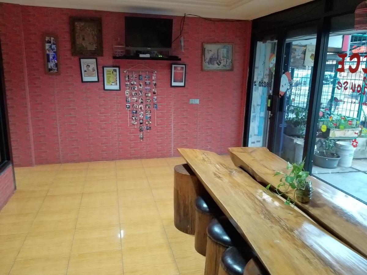 Venice Guest House Redpartner Jakarta Buitenkant foto