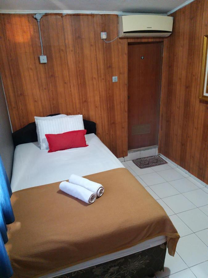 Venice Guest House Redpartner Jakarta Buitenkant foto