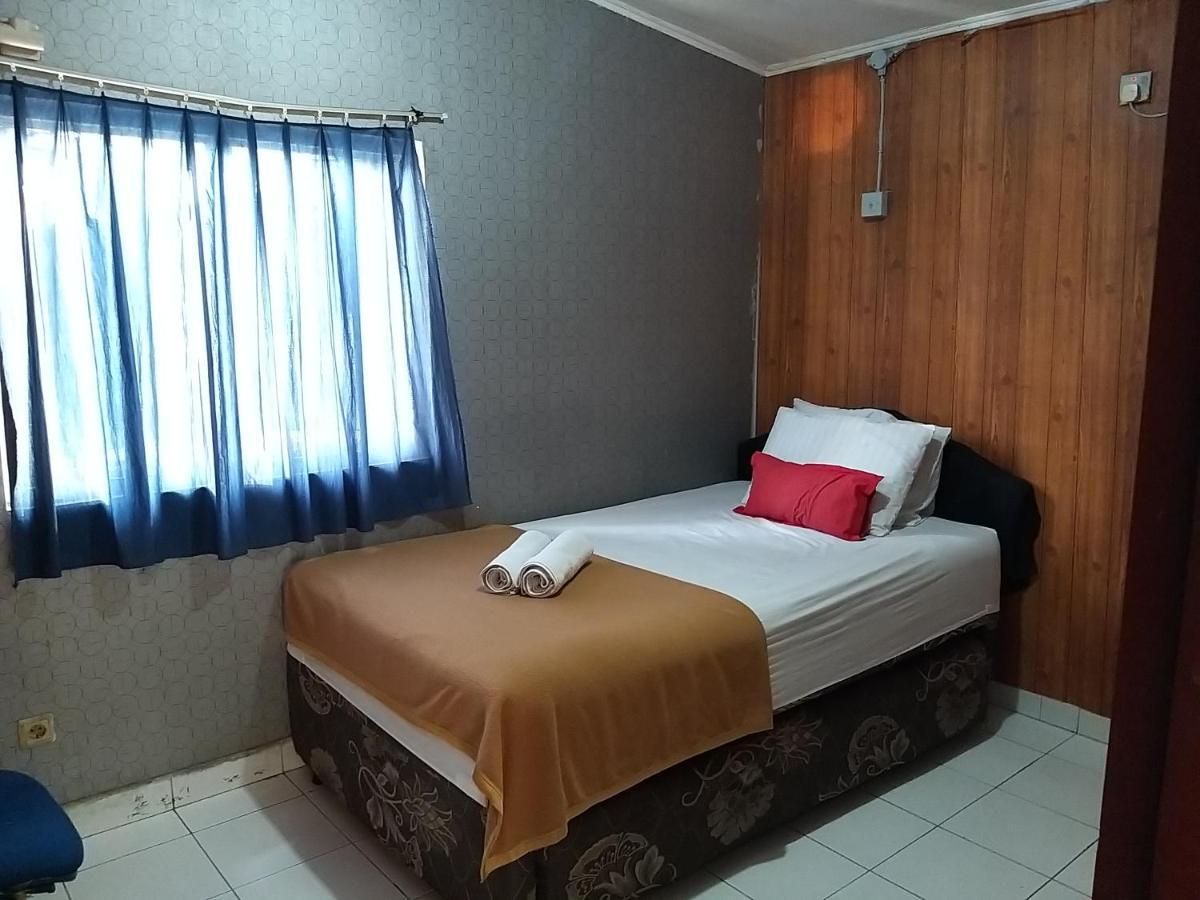 Venice Guest House Redpartner Jakarta Buitenkant foto