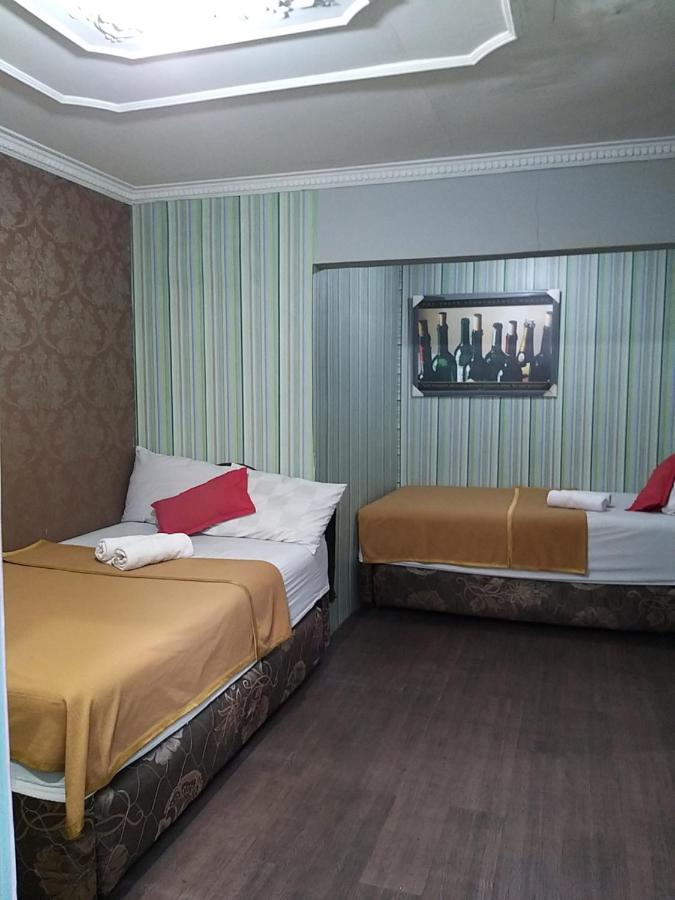 Venice Guest House Redpartner Jakarta Buitenkant foto