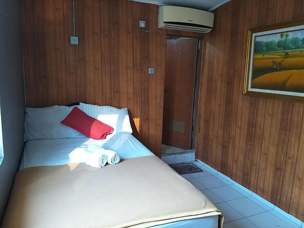 Venice Guest House Redpartner Jakarta Buitenkant foto